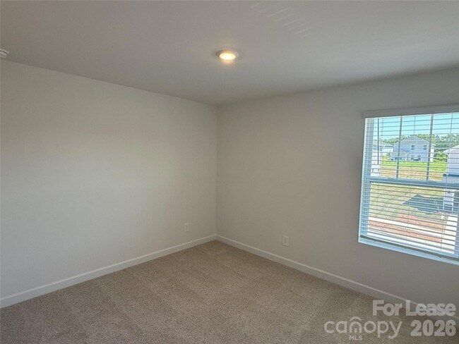 Building Photo - 436 Luna Ln