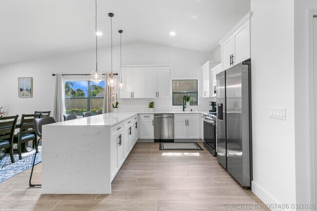 Building Photo - 13781 Barberry Dr