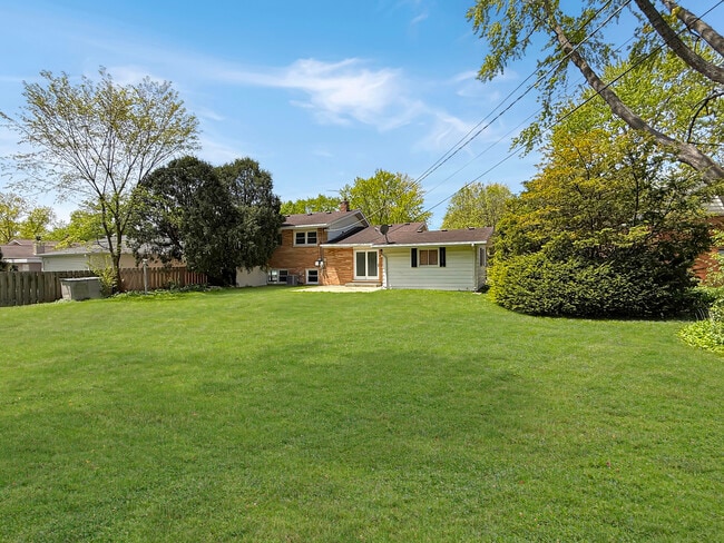 Building Photo - 207 S Illinois Dr