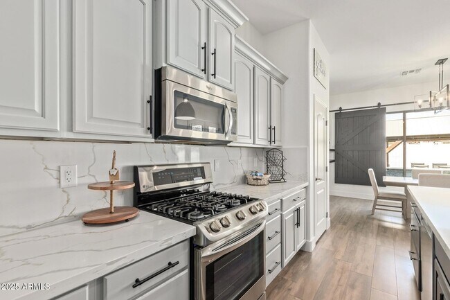 Building Photo - 8414 W Northview Ave