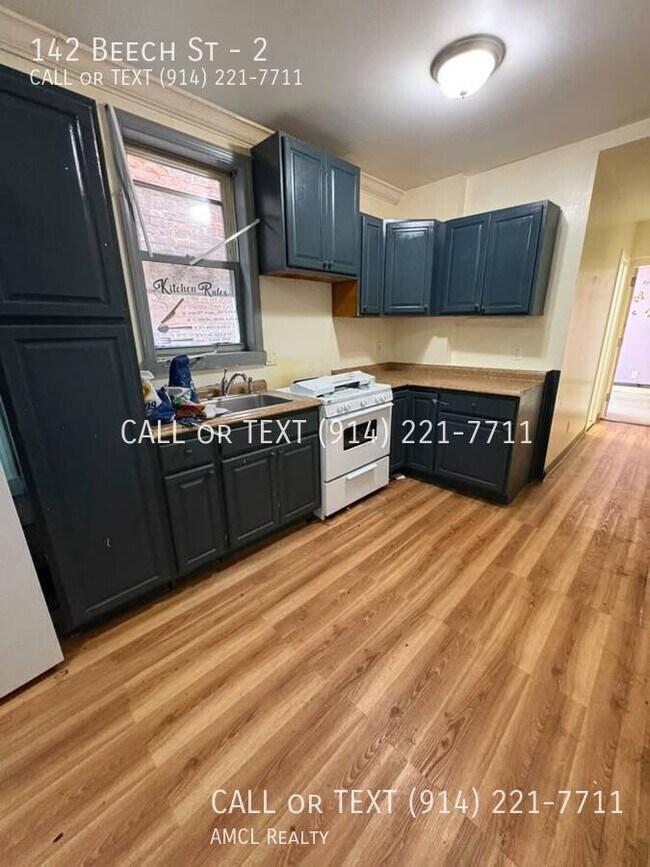 Building Photo - 142 Beech St