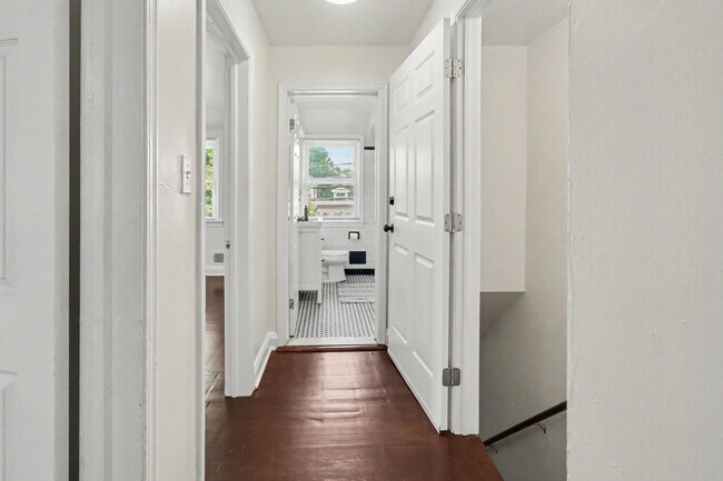Building Photo - 3219 Taylor Ave