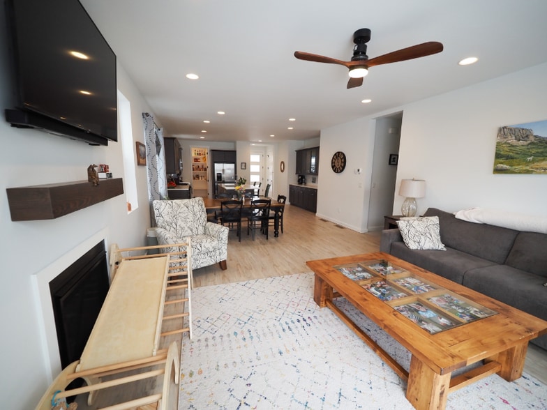 Building Photo - 1504 New Holland Dr