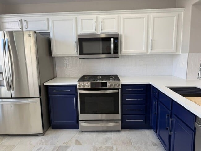 Building Photo - STUNNING 3BD/2BA SINGLE STORY BEAUTY IN THE HEART OF THE SOUTHWEST!!  **GORGEOUSLY REMODELED!! **...
