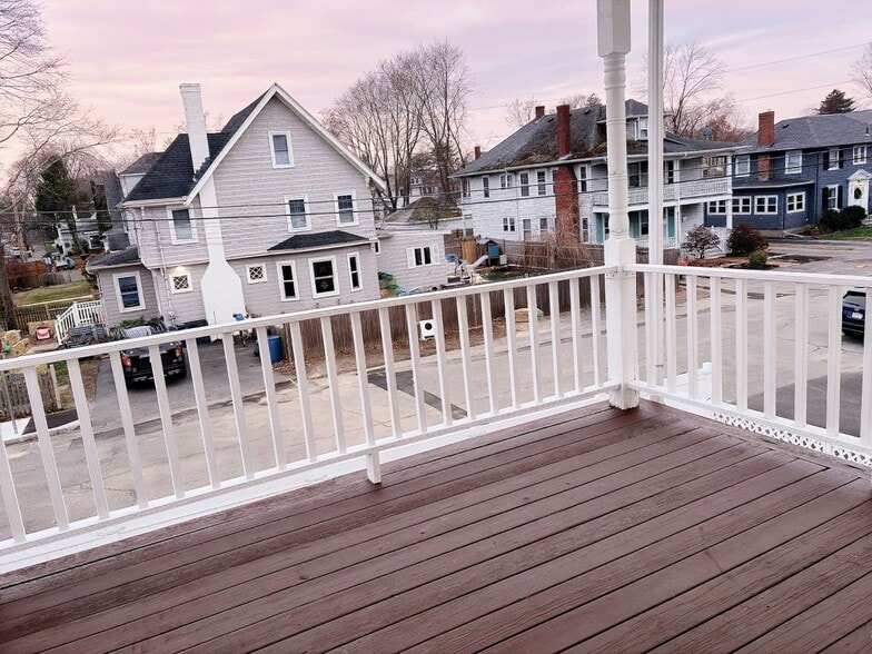 Building Photo - 253 Humphrey St