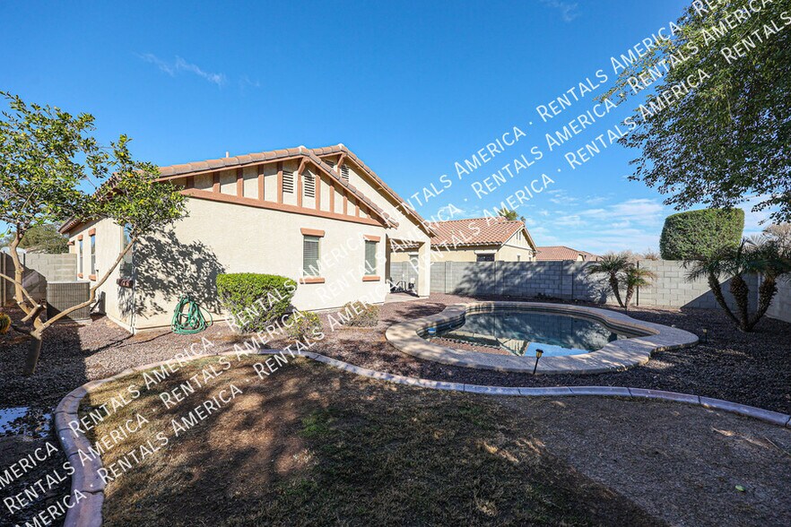 Building Photo - 17033 W Sonora St