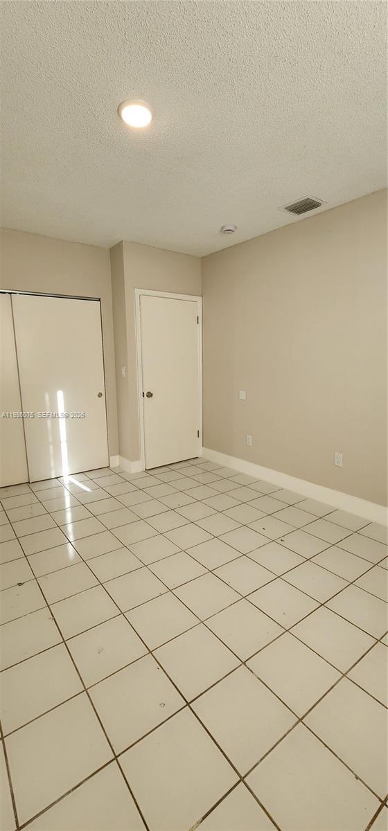 Building Photo - 800 SW 10th Ave