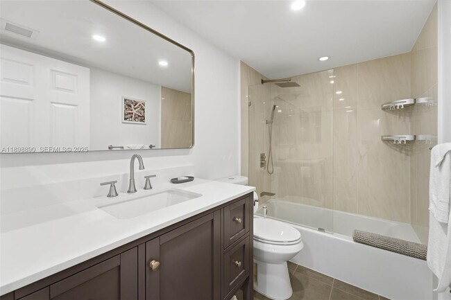 Building Photo - 1717 N Bayshore Dr