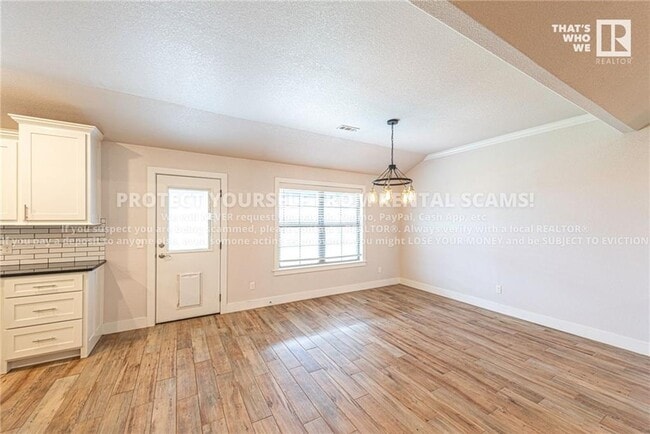 Building Photo - 528 Brooke St