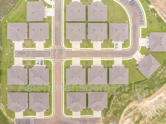 Building Photo - 2141 Houston Lake Rd