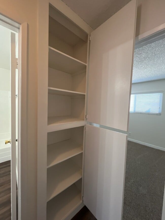 Building Photo - 2 bedroom 2 bathroom second level unit centrally located in the El Sol del Pueblo community.
