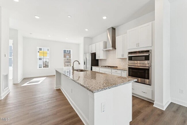 Building Photo - 1508 Village Hall Ln