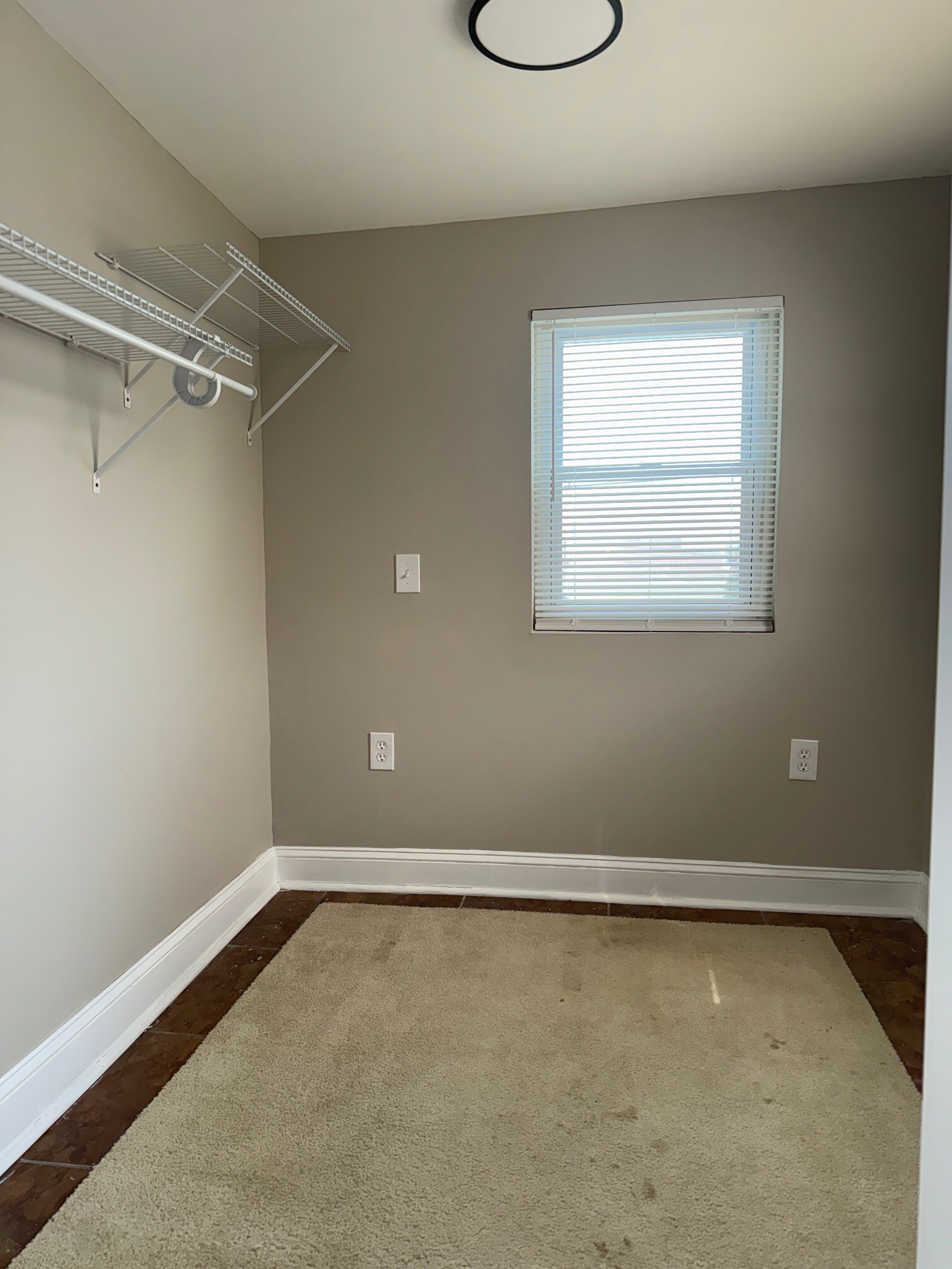 Building Photo - 123 Walnut Ave