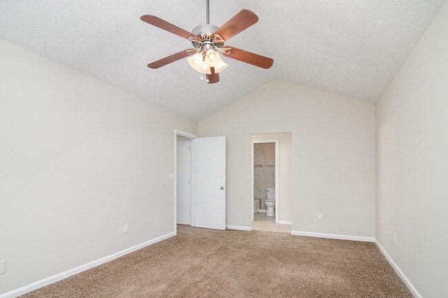 Building Photo - 3 bdrm, 2.5 bath in Stonecrest
