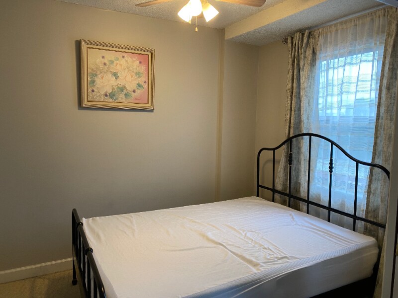 Building Photo - 2009 Greene St