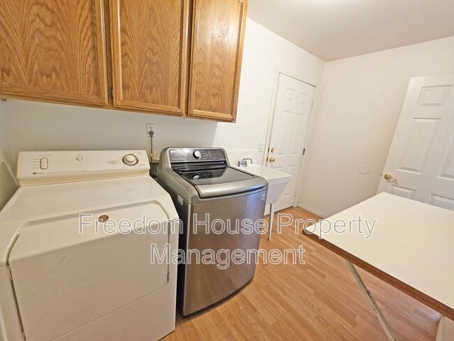 Building Photo - 2250 S Ambush St