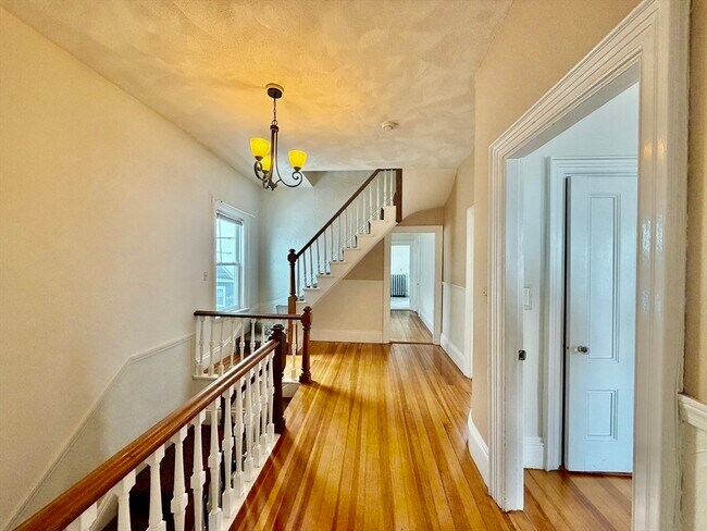 Building Photo - 107 Lincoln Ave