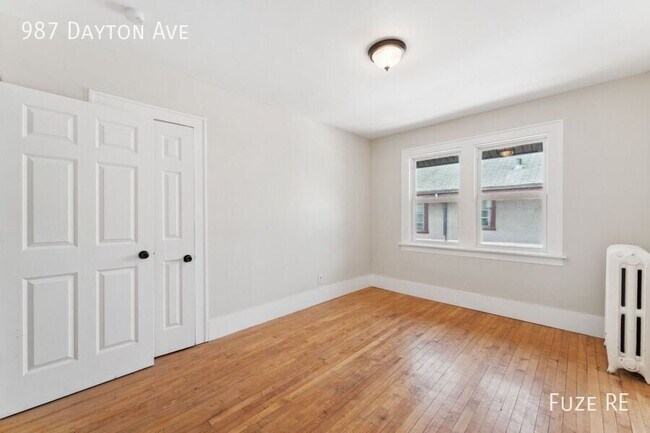 Building Photo - 987 Dayton Ave