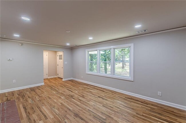 Building Photo - 1624 Dodson Dr SW
