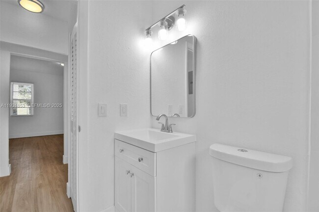 Building Photo - 1900 Calais Dr