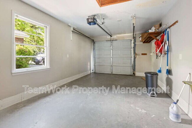 Building Photo - 1641 Falmouth St