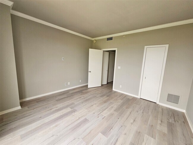 Building Photo - 5100 San Felipe St