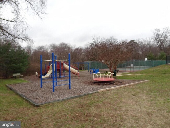 Building Photo - 822 Anna Ln