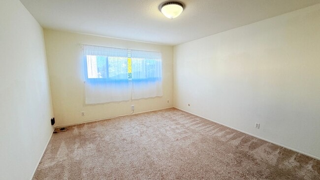 Building Photo - 2133 Santa Clara Ave