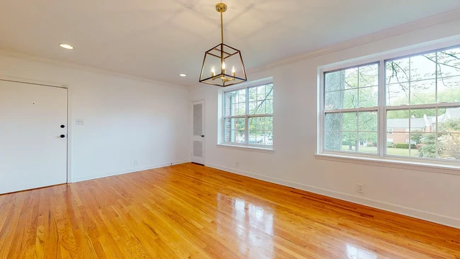 Living Room - 1112 Clifton Ln