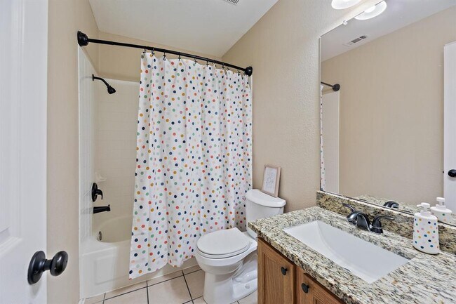 Building Photo - 1208 Lochaline Loop