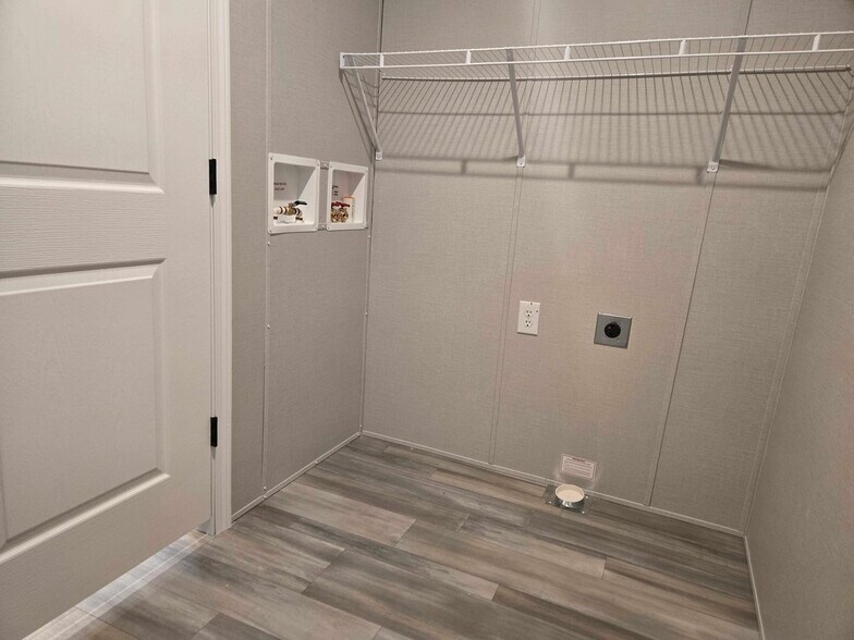 Building Photo - 52962 N Yorktown Ct