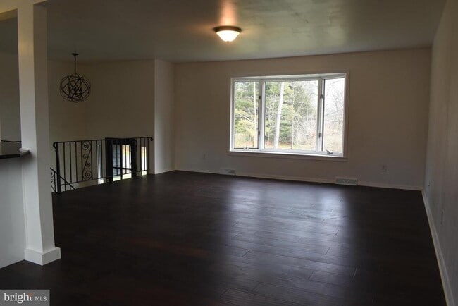 Building Photo - 64 Bogle Dr