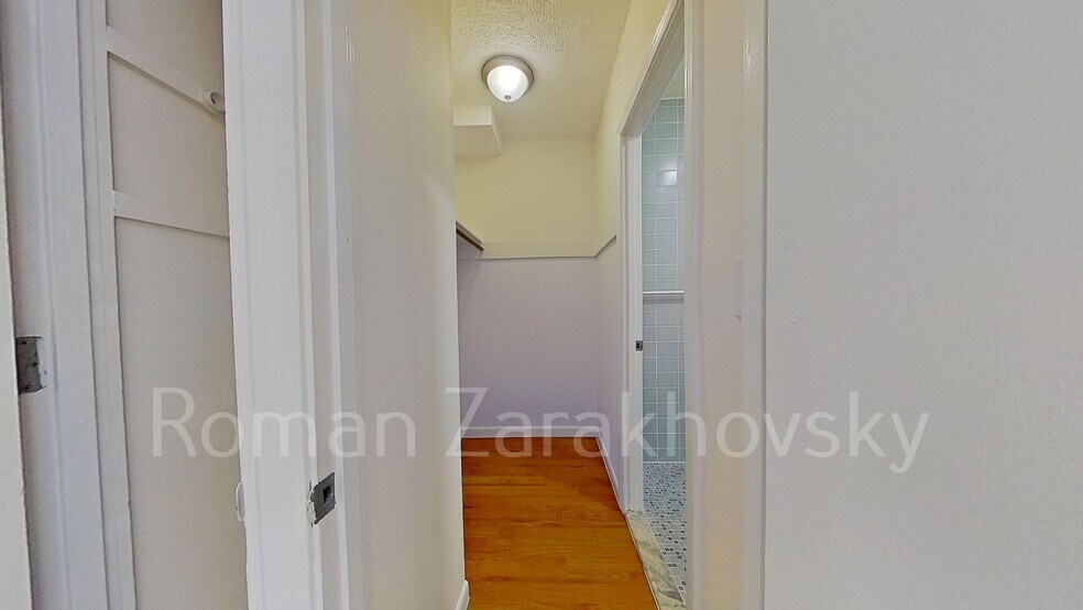 Building Photo - 2018 Commonwealth Ave