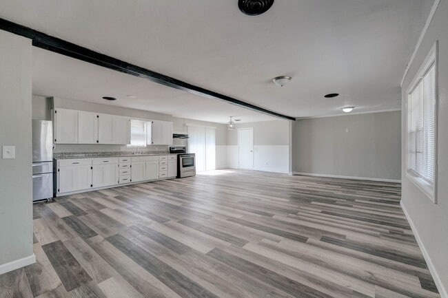 Building Photo - 3 bed 2 bath home in Choctaw,ok