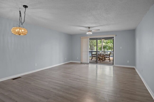 Building Photo - Water Views 2BR/2BA Open & Airy Condo Fair...
