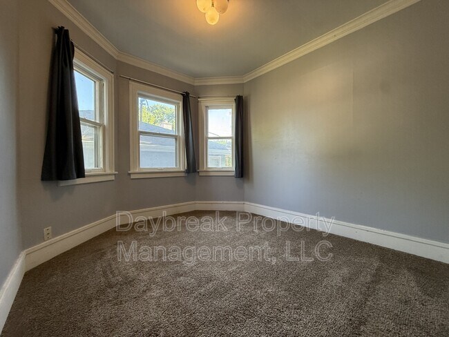 Building Photo - 1228 10th St N