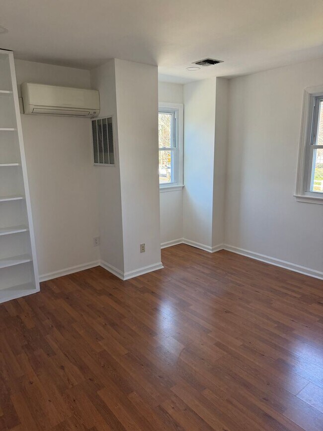 Building Photo - Charming 4-Bedroom, 1.5 Baths Home in Prime Absecon Location