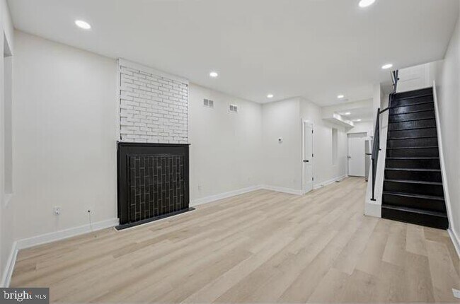 Building Photo - 1819 N Judson St