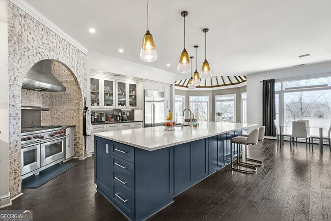 Building Photo - 300 Island Cove Dr