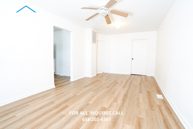 Building Photo - Charming Renovated 1-Bedroom Apartment in Madison Heights!