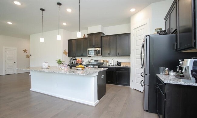 Building Photo - 2103 Pueblito Dr