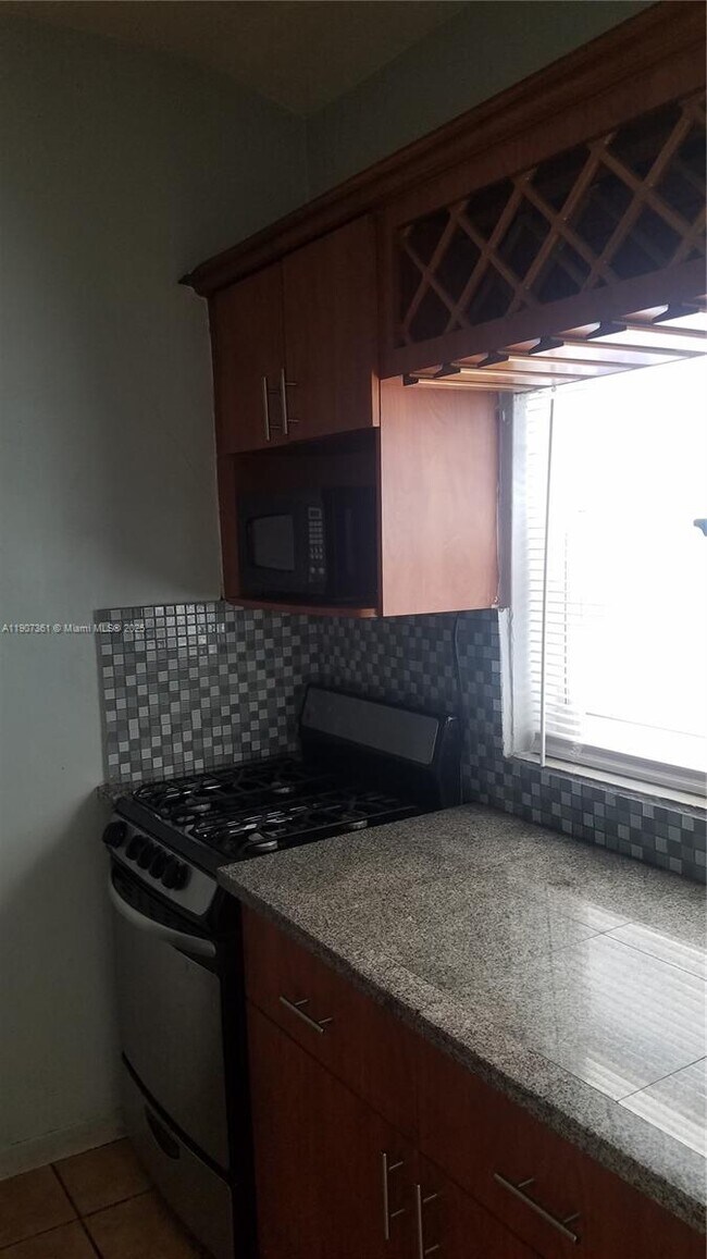 Building Photo - 215-230 30th St