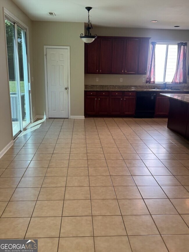 Building Photo - 46 Brookview Dr