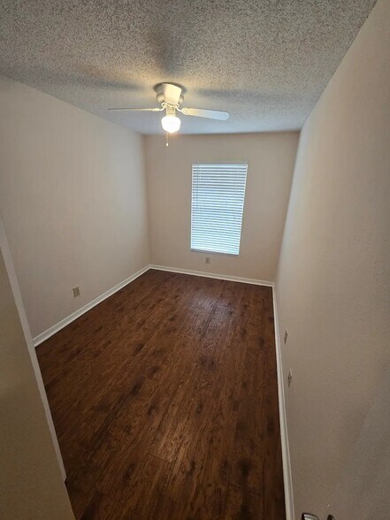 Building Photo - 5202 Sunridge Palms Dr