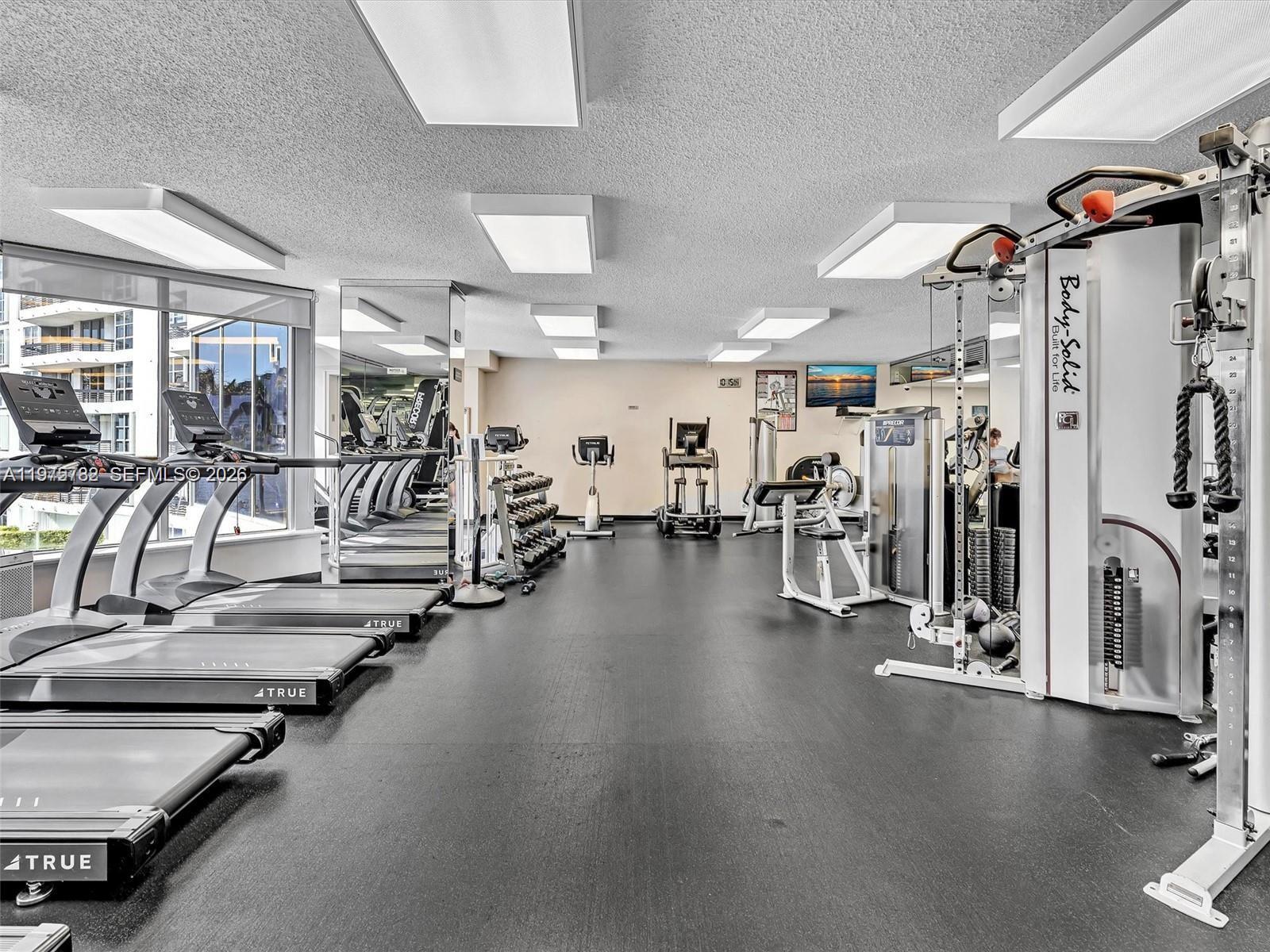 Building Photo - 3530 Mystic Pointe Dr