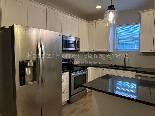 Building Photo - 1338 Barth Ave