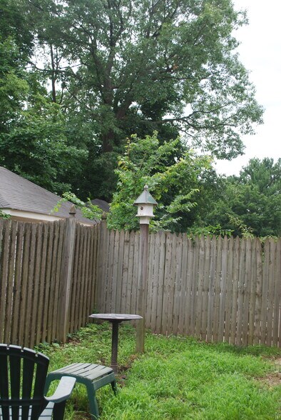 Building Photo - 220 N 4th Ave