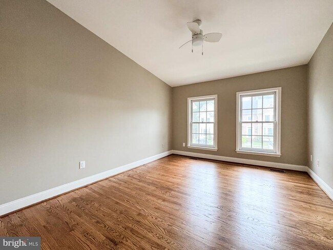 Building Photo - 3906 Valley Ridge Dr