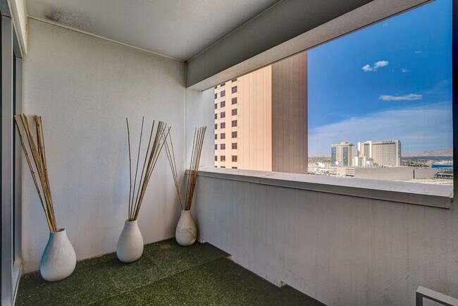 Building Photo - Sky Las Vegas 1205- Stunning Fully Furnish...