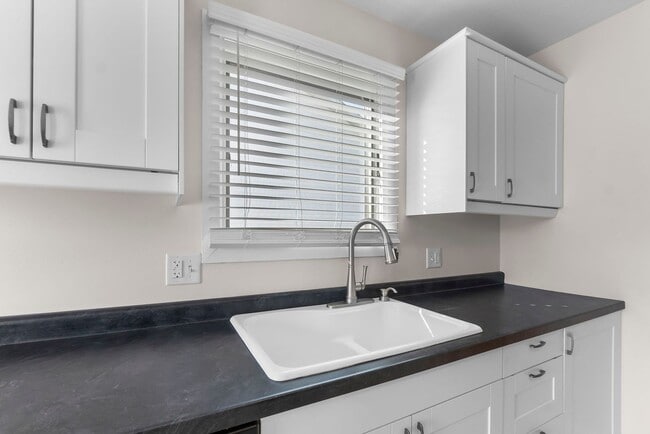 Building Photo - Spacious House in Cape Girardeau, Alma Schrader School District